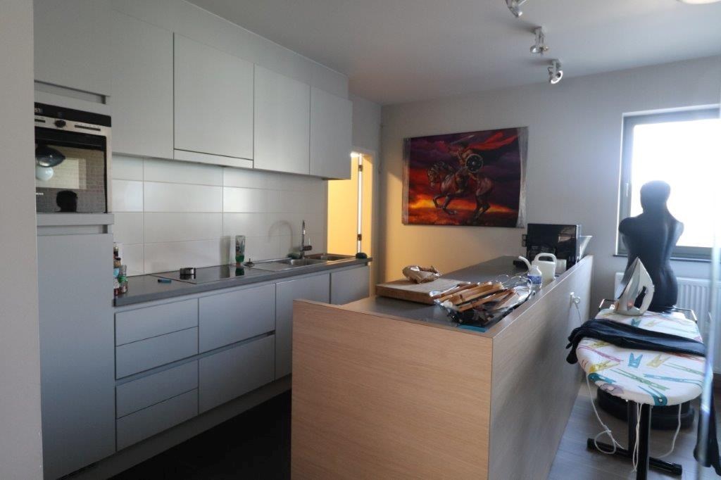 Prachtig appartement op de eerste verdieping met 3 slaapkamers, midden in het centrum gelegen 