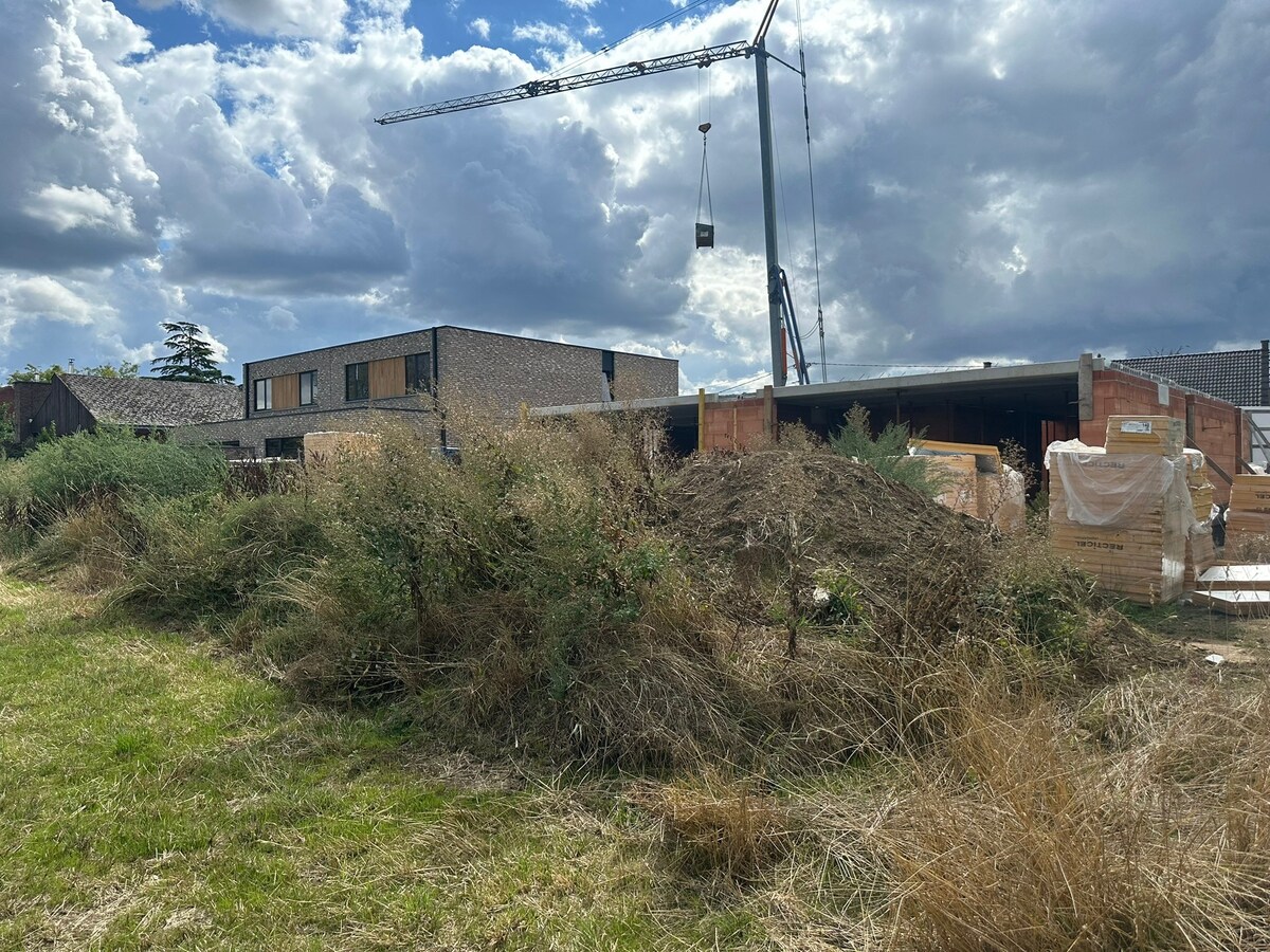 Luxueuze nieuwbouw woning op perceel van 9a59ca (extra 19a25ca of 37a15ca mogelijk ! ) 