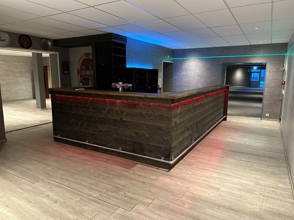 Handelspand 546 m² met veel mogelijkheden en 8 parkeerplaatsen 