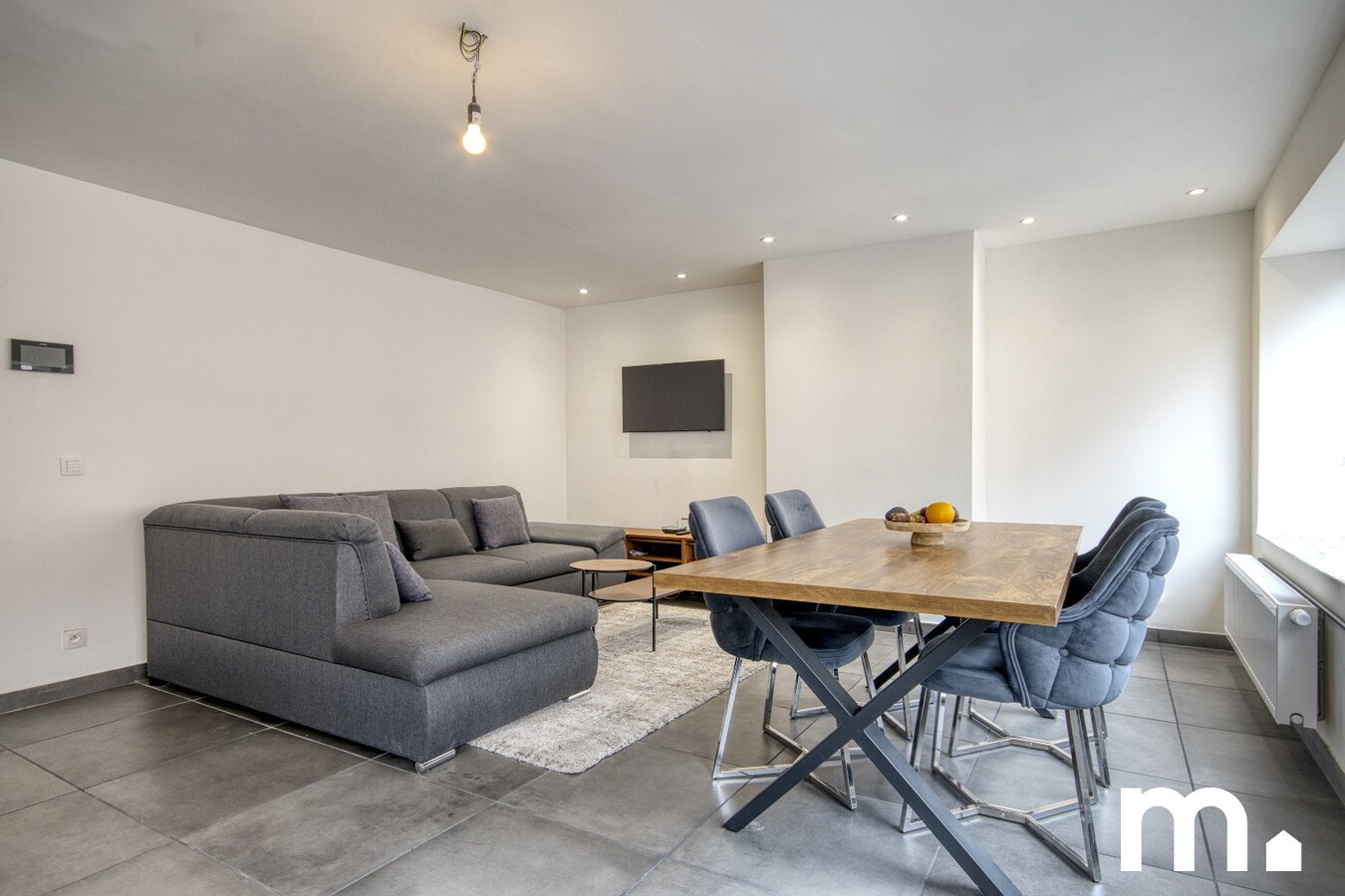 Ruim Instapklaar appartement met 3 slaapkamers ! 