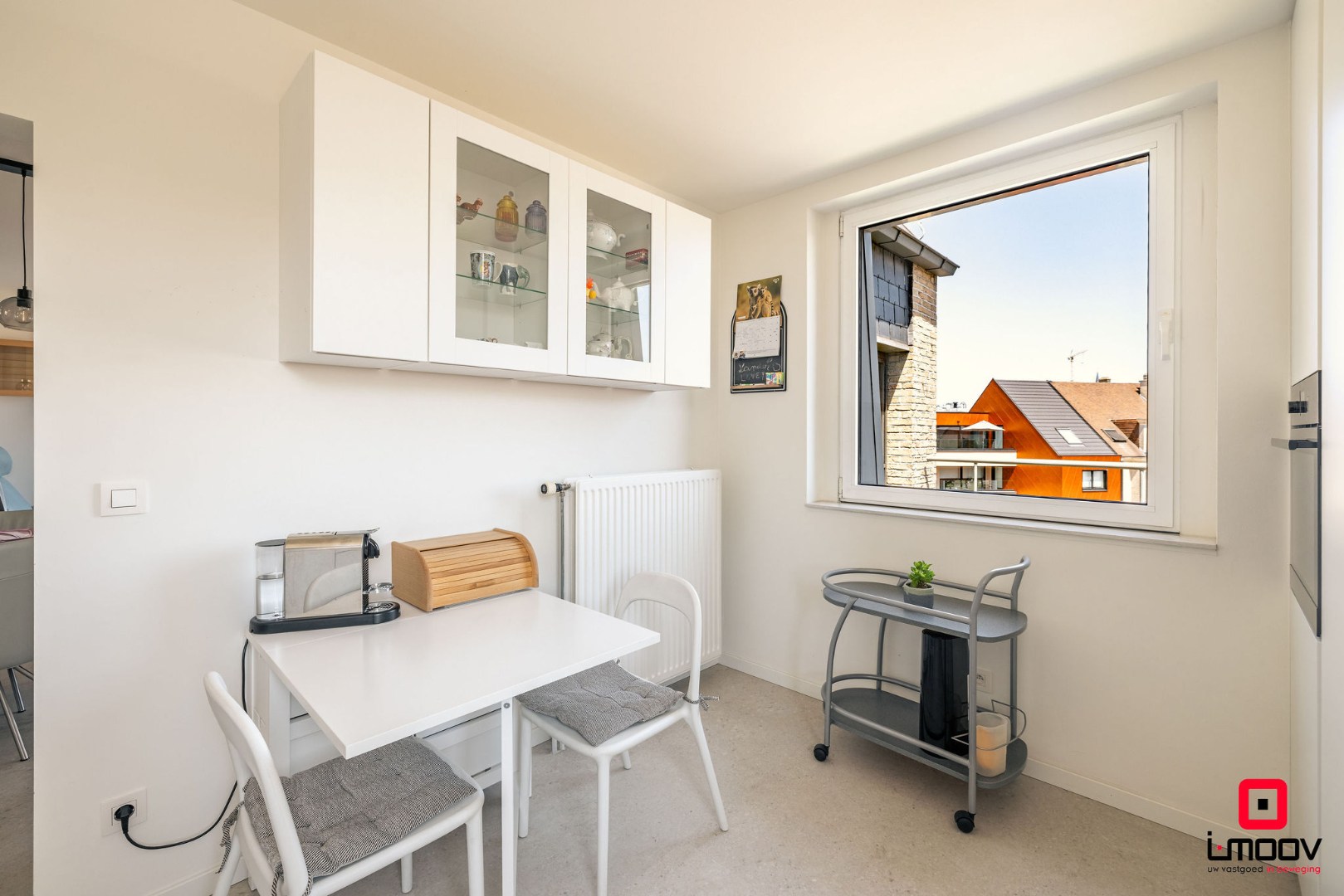 Ruim appartement met 2 slaapkamers, dubbele garage en twee terrassen te Aalst 