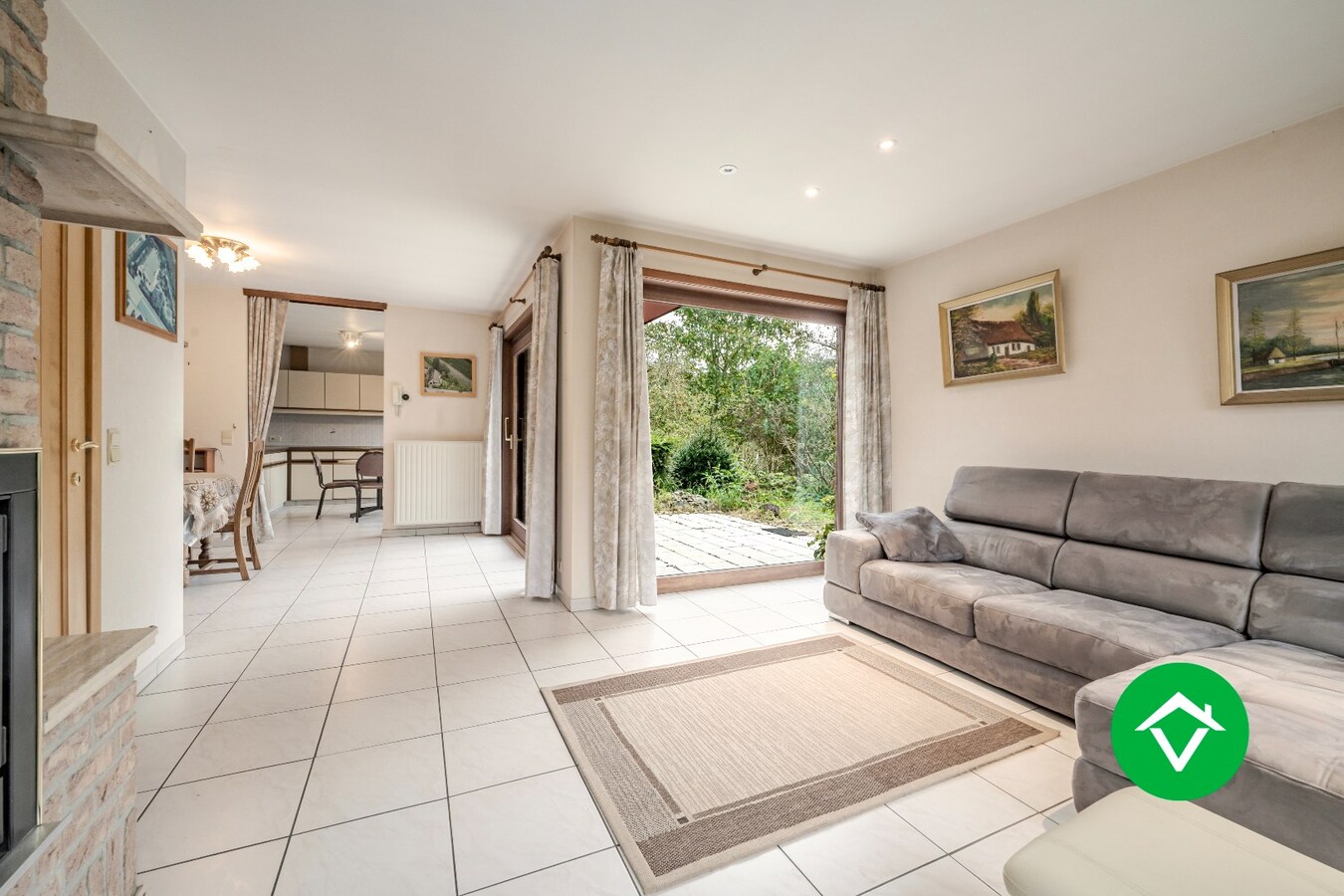 Charmante alleenstaande bungalow met zonnige tuin en garage in Torhout 