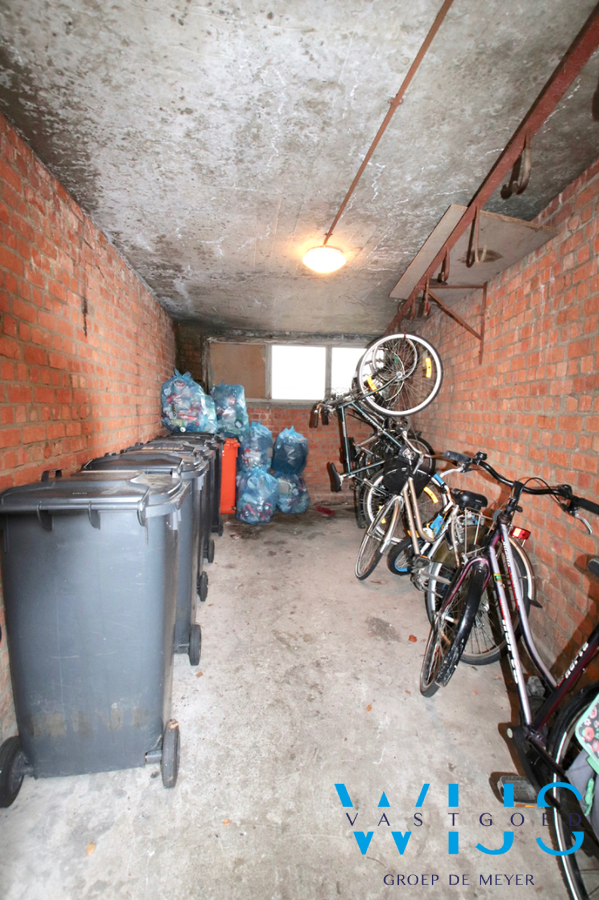 Instapklaar 2 slaapkamerappartement met terras te Wondelgem ! 