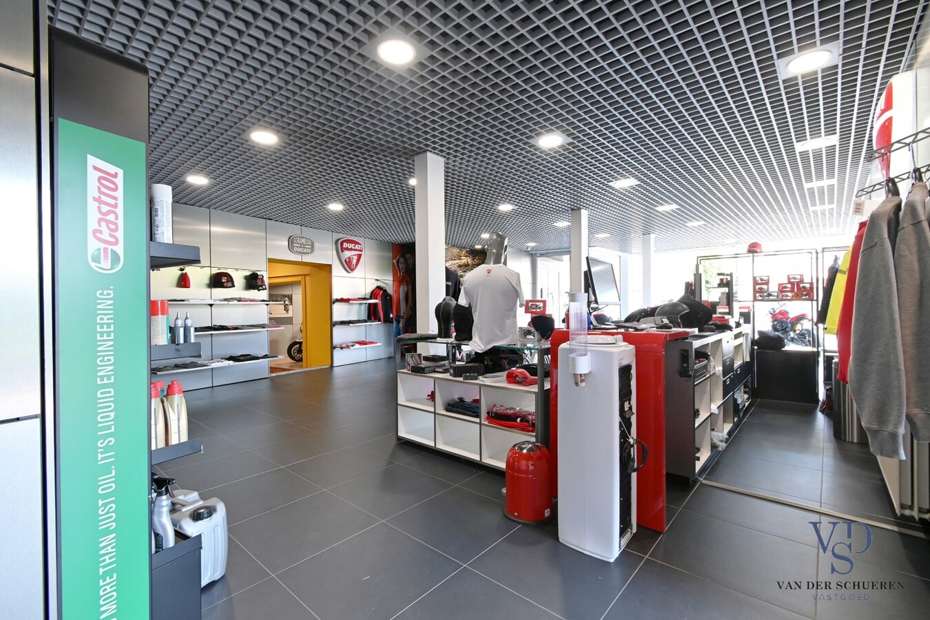 Multifunktioneel pand op top-ligging. 