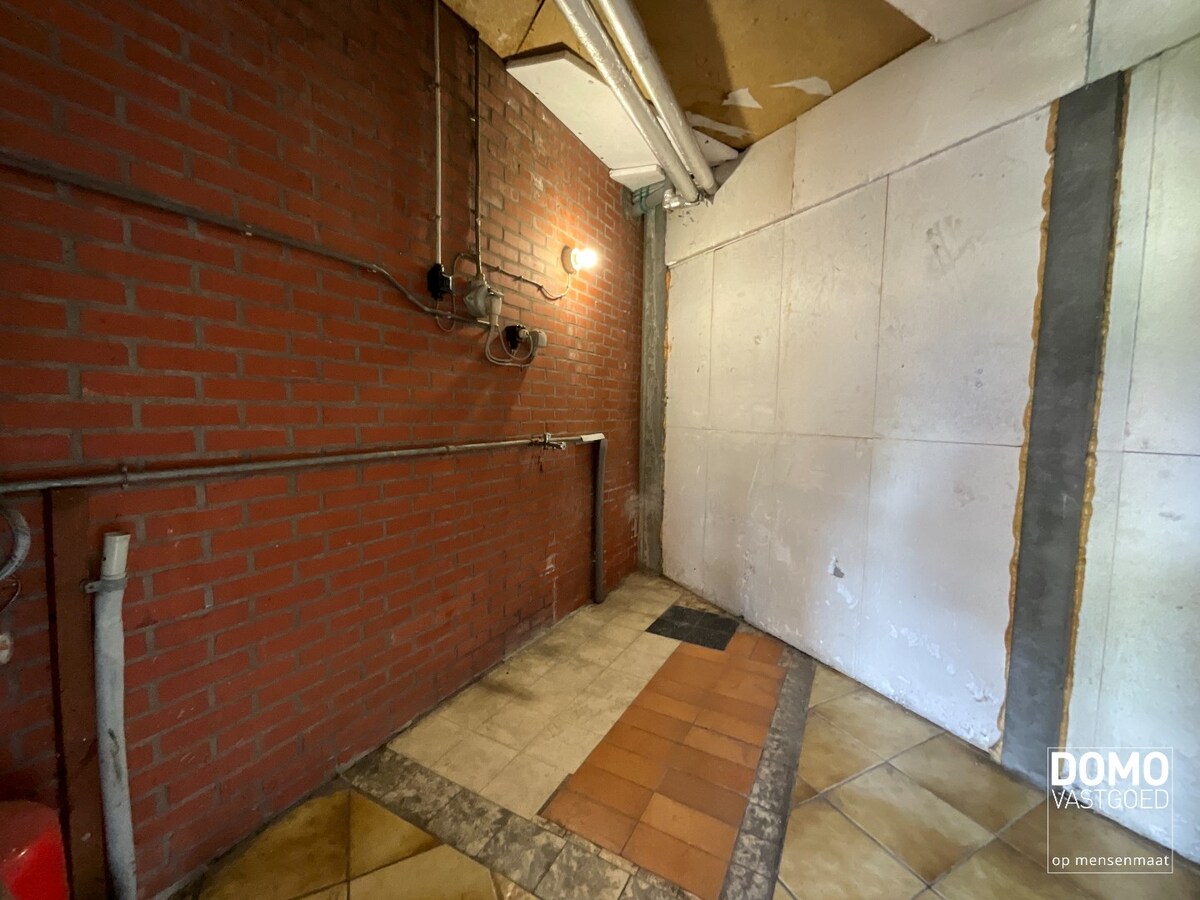 WONING MET GARAGE EN 1 SLAAPKAMER TE KERMT 