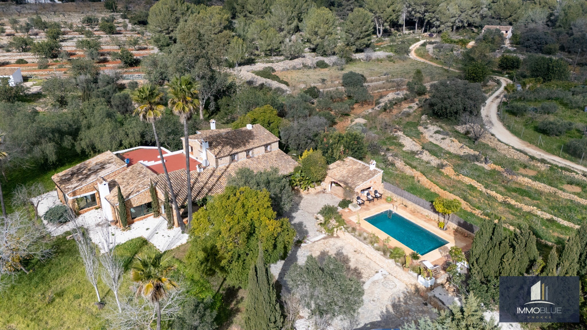 Dit uitzonderlijke landgoed, gelegen op een royaal perceel van 18.500 m² . 