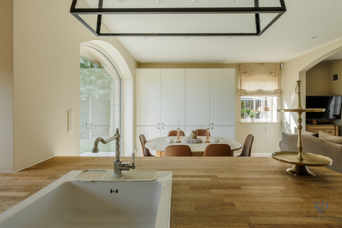 Hedendaagse villa in landelijke stijl 