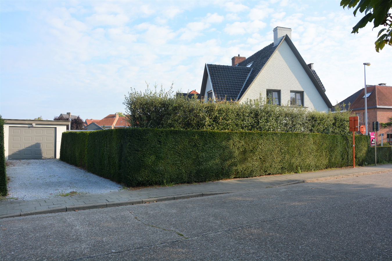 Sublieme gerenoveerde hoekwoning op rustige ligging 