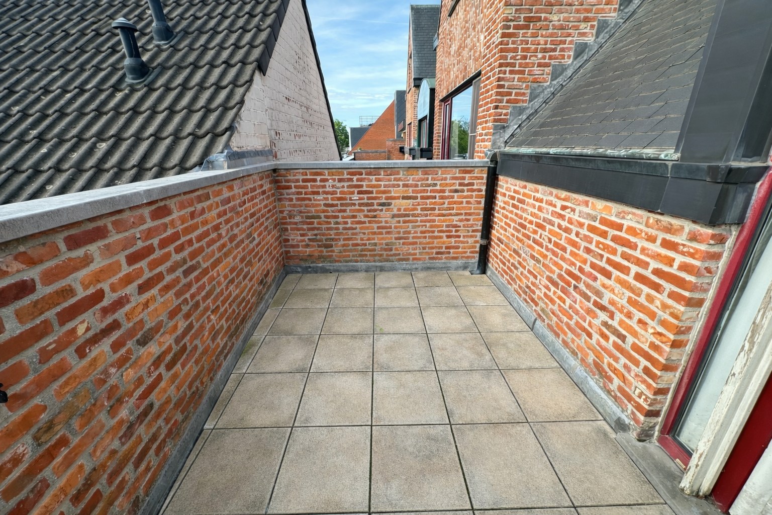 Lichtrijk 1-slpk appartement met zonnig terras, hartje Torhout 