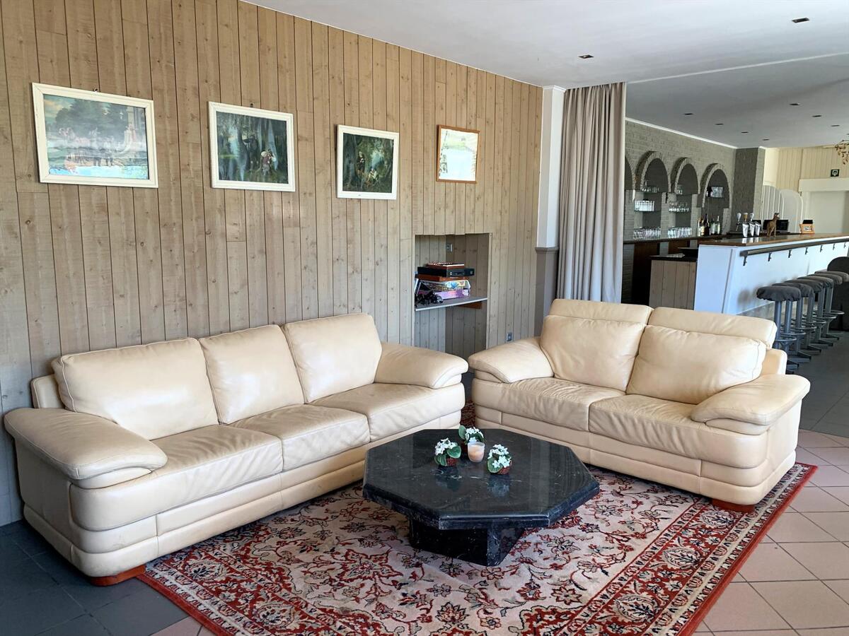 Hotel met 18 slaapkamers op een toplocatie 