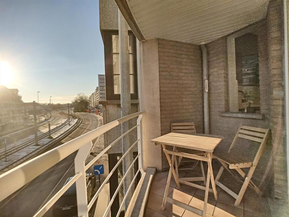 Knap, zeer lichtrijk woonappartement - Heist 