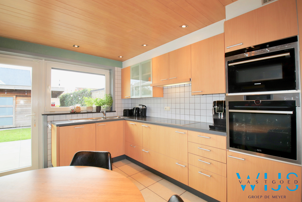 Instapklaar woonhuis in een rustige woonwijk te EEKLO ! 