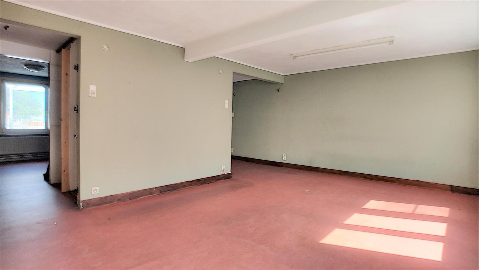 Te renoveren (handels)woning in het centrum - Heist 