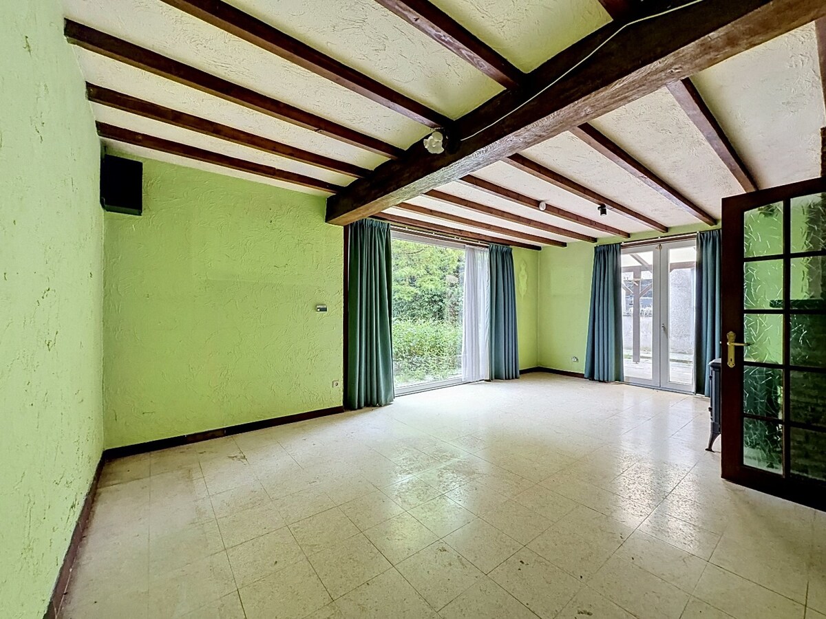 Te renoveren/te slopen woning op 16 are gelegen te Elene 