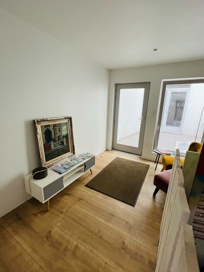 Immeuble commercial de caractère entièrement rénové et équipé 