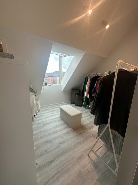 Recent en energiezuinig appartement met 2 slpk. en groot terras in Geel-centrum 
