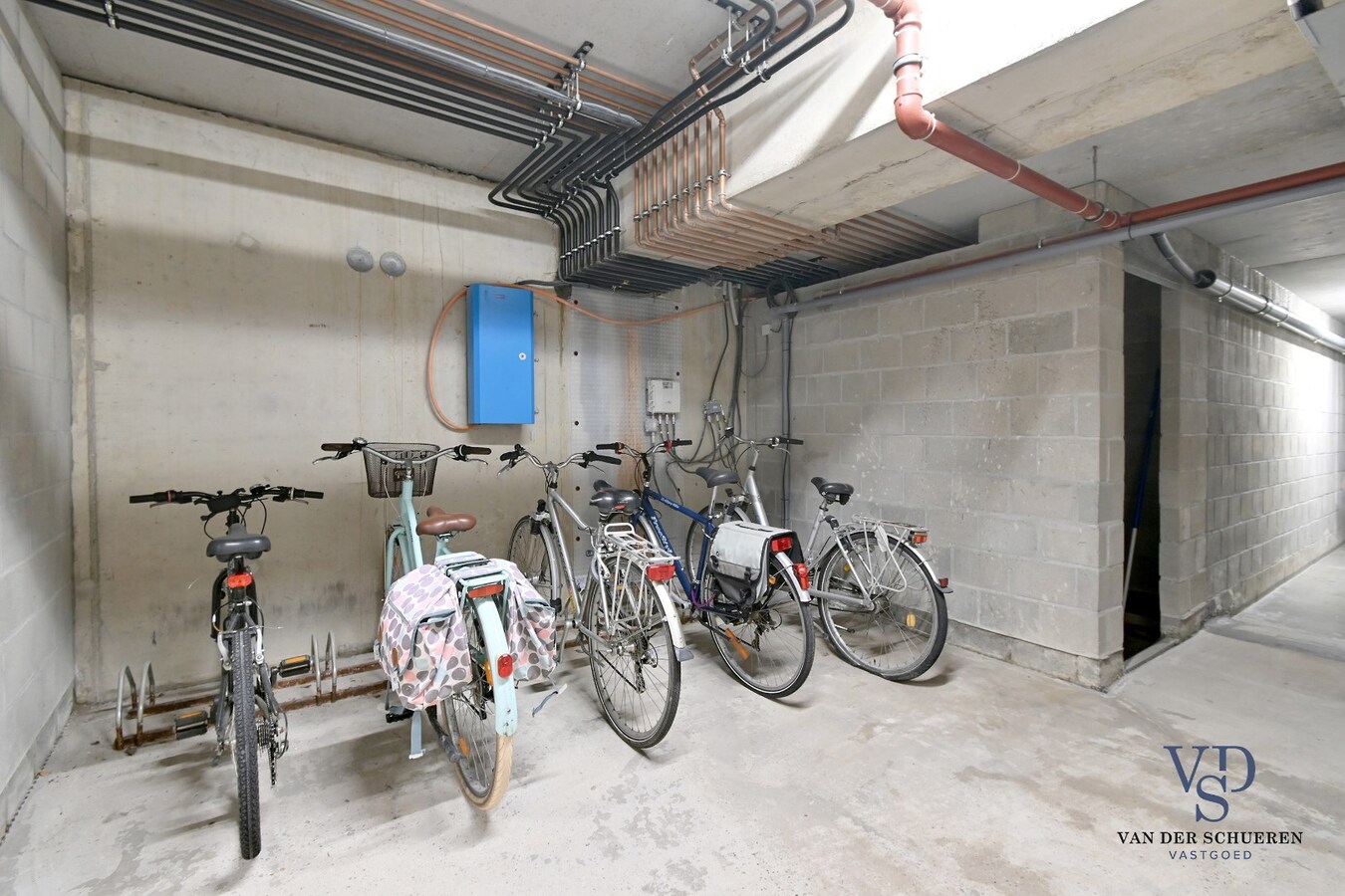 3 slpk-appartement (+ terras + kelder + garage). 