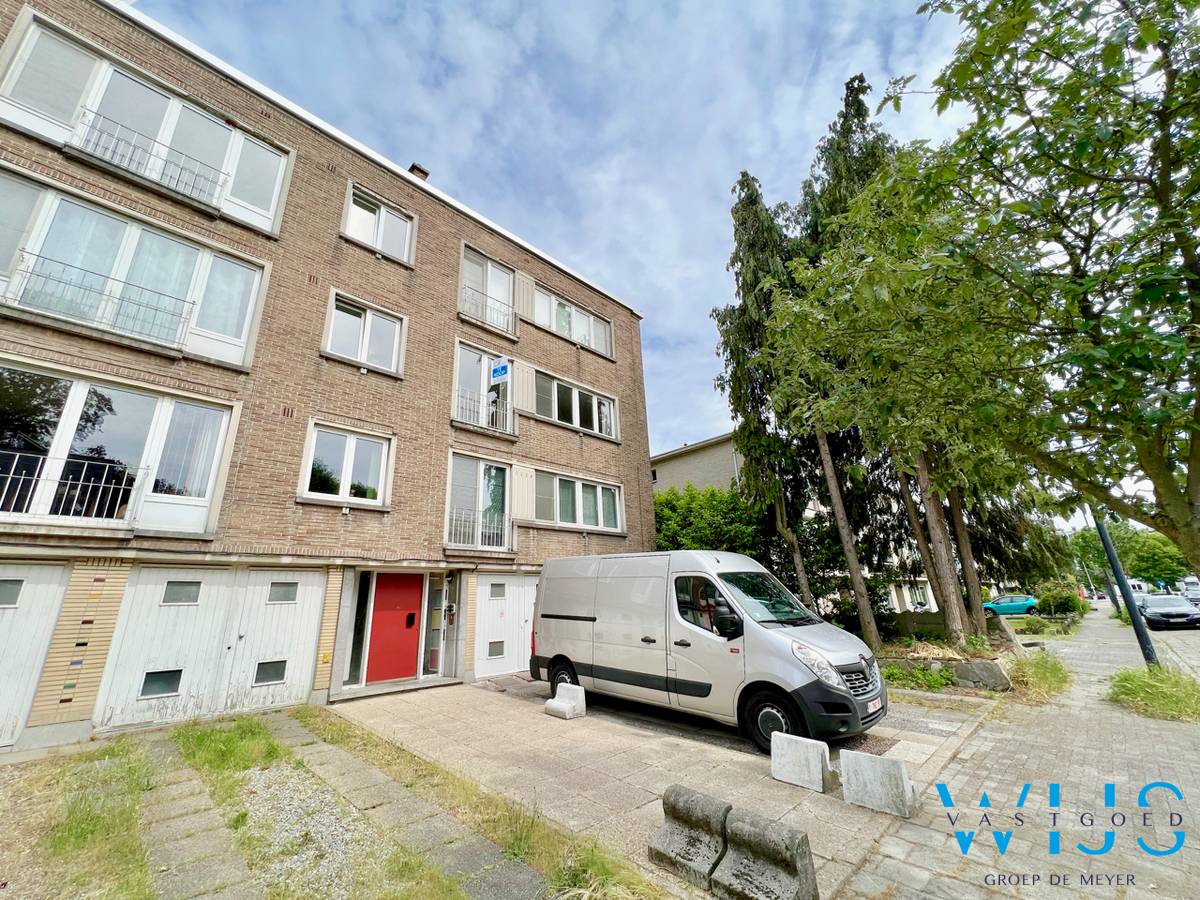 Instapklaar &amp; volwaardig appartement in Sint - Amandsberg 