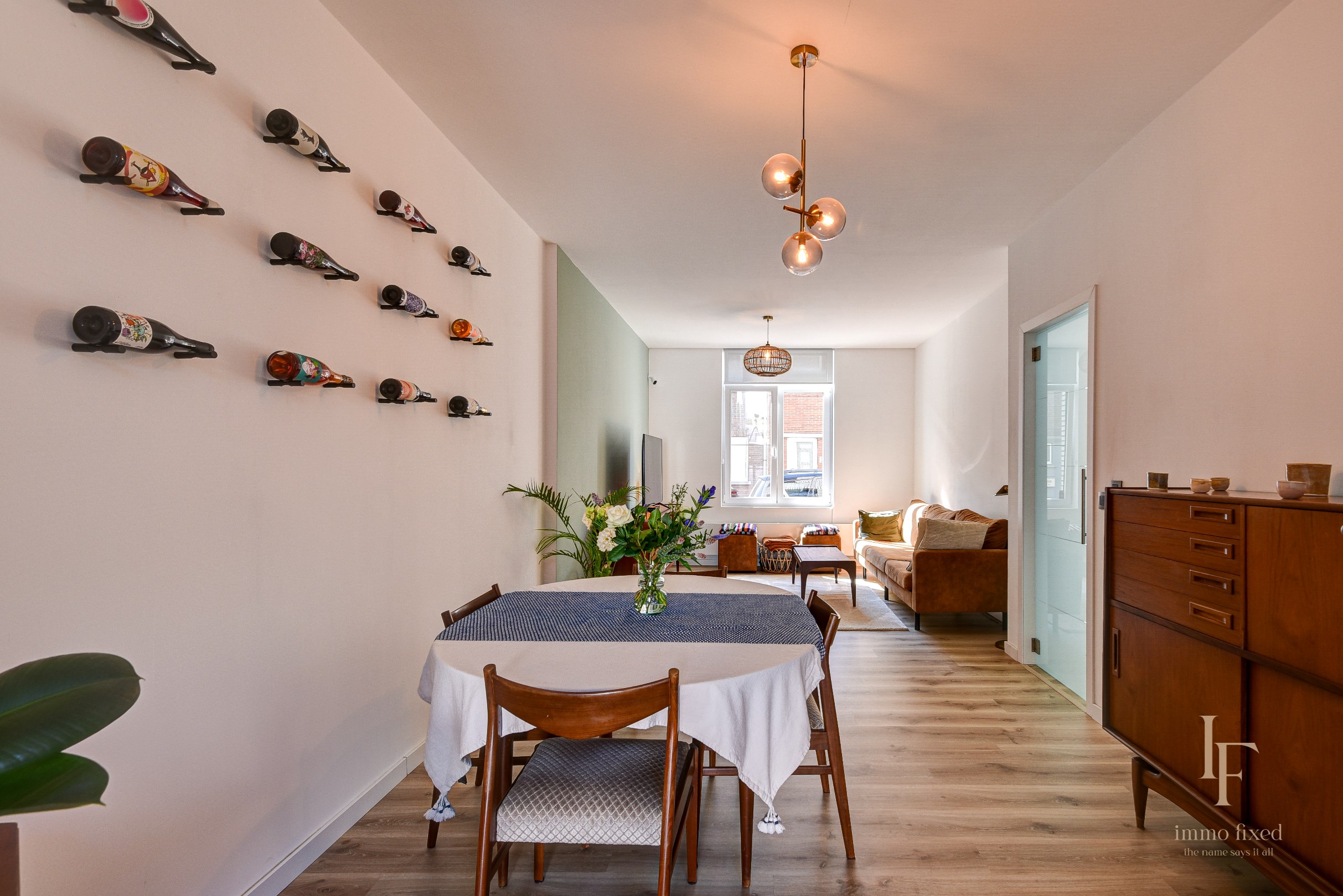 Gerenoveerde rijwoning met 2 slaapkamers in Schoten! 