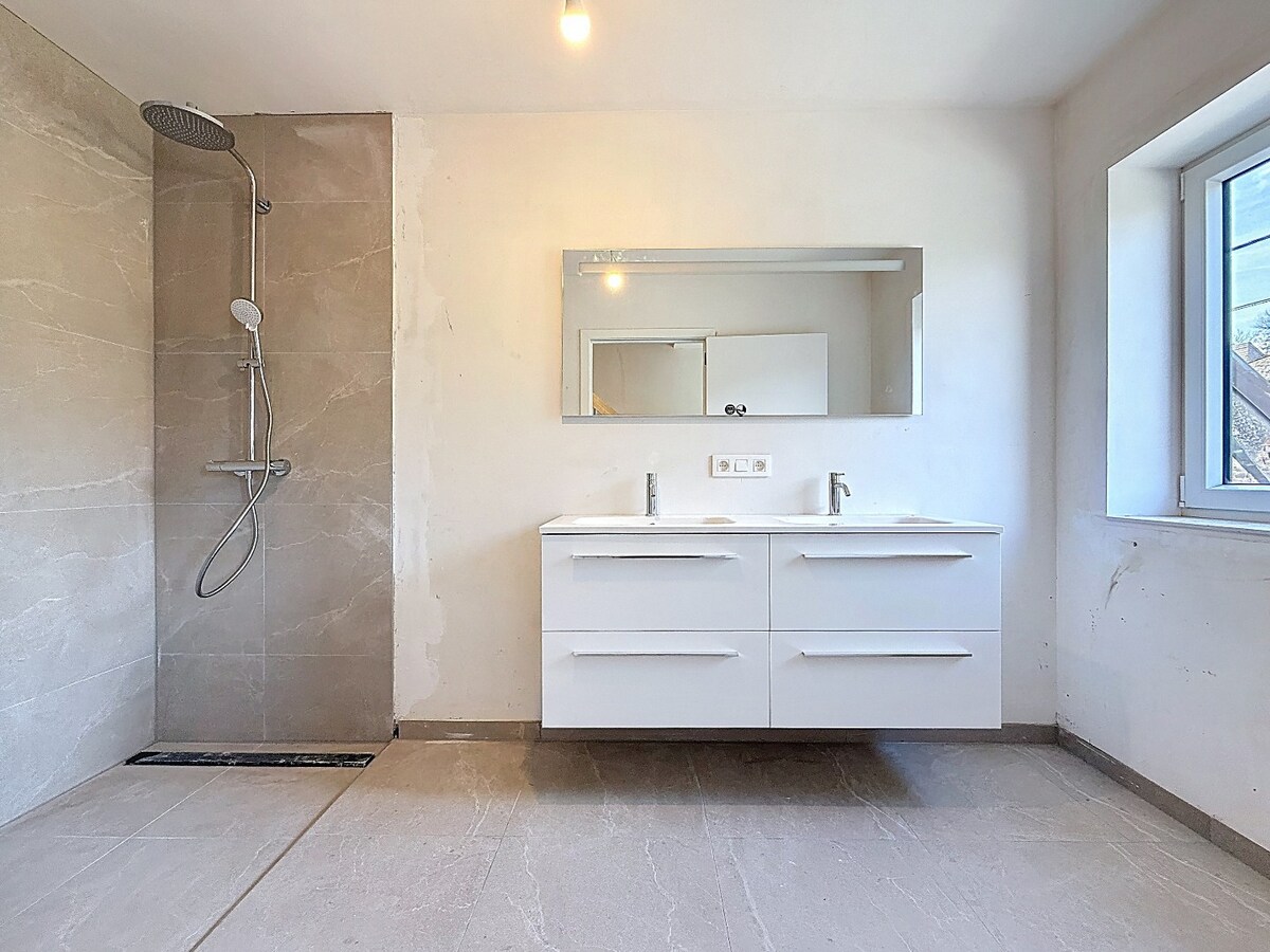 Piekfijn afgewerkte nieuwbouw BEN-woning te St-L-Houtem, 6% BTW mogelijk 