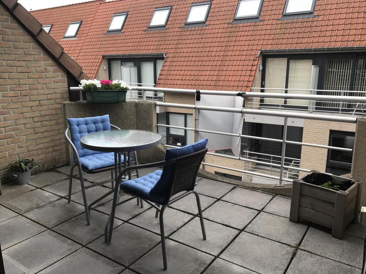 RUIM DUPLEX APPARTEMENT  NABIJ STRAND BREDENE DUINEN 