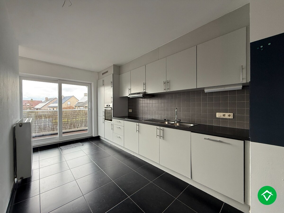 Duplexappartement met twee slaapkamers, zonneterras en parking te Moorslede 