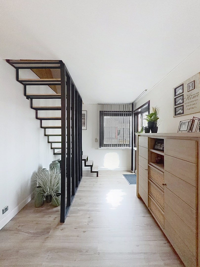 Ruim duplex appartement met 4 slaapkamers, garage en energielabel C in Oostende, bouwjaar 1989 