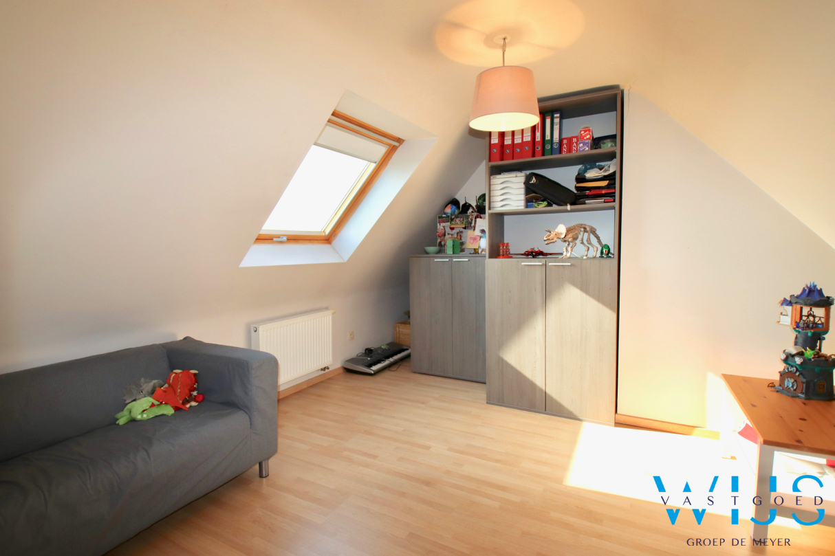 Ruim appartement met 4/5 slp, terras &amp; 2 parkeerplaatsen te ERTVELDE! 