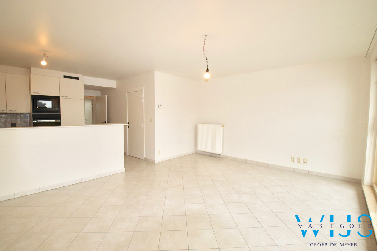 Instapklaar 3 slaapkamerappartement met garage in hartje Assenede ! 