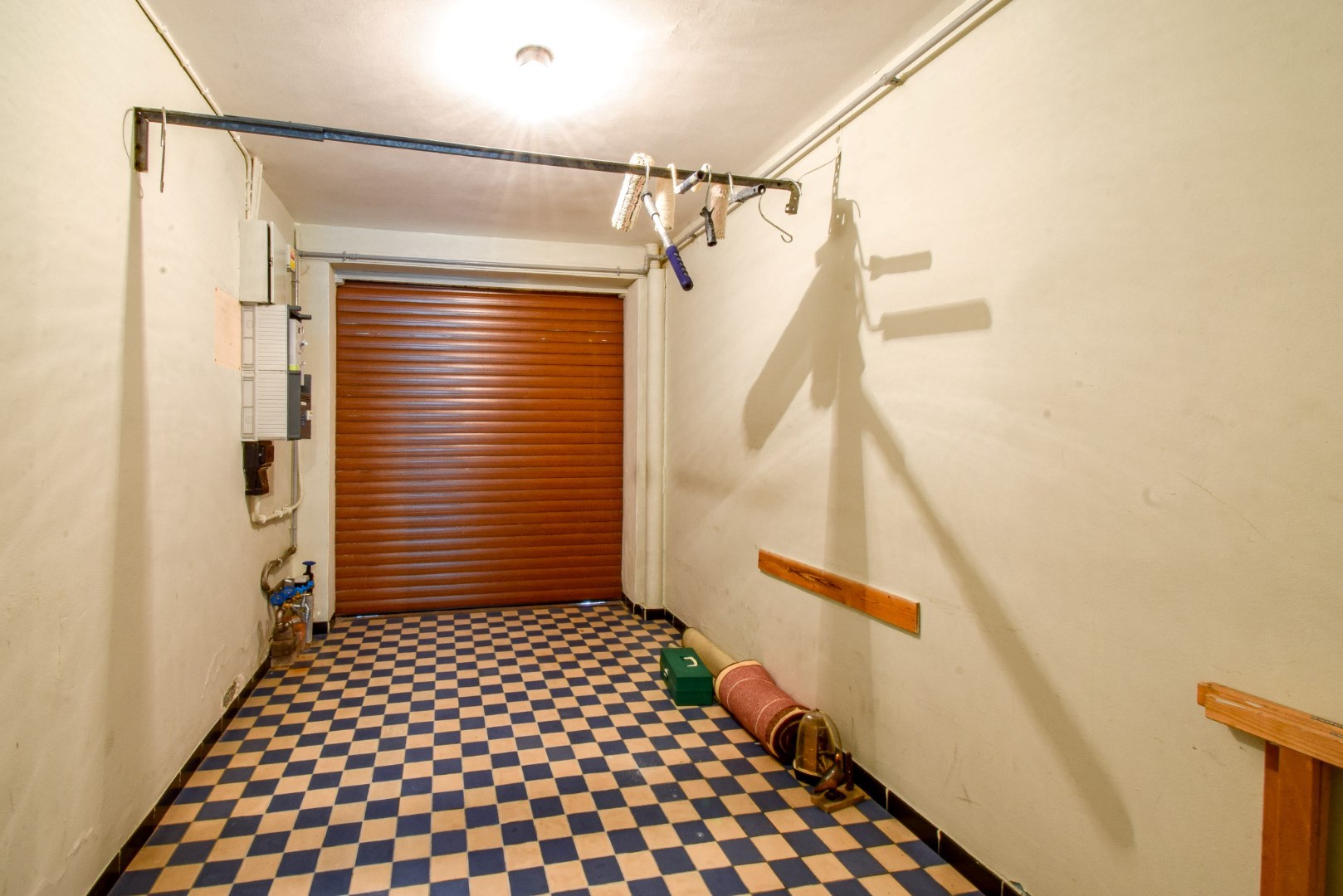 Landelijk gelegen woning ( 258 m²) met inpandige garage en zonnige achtertuin te Snaaskerke 