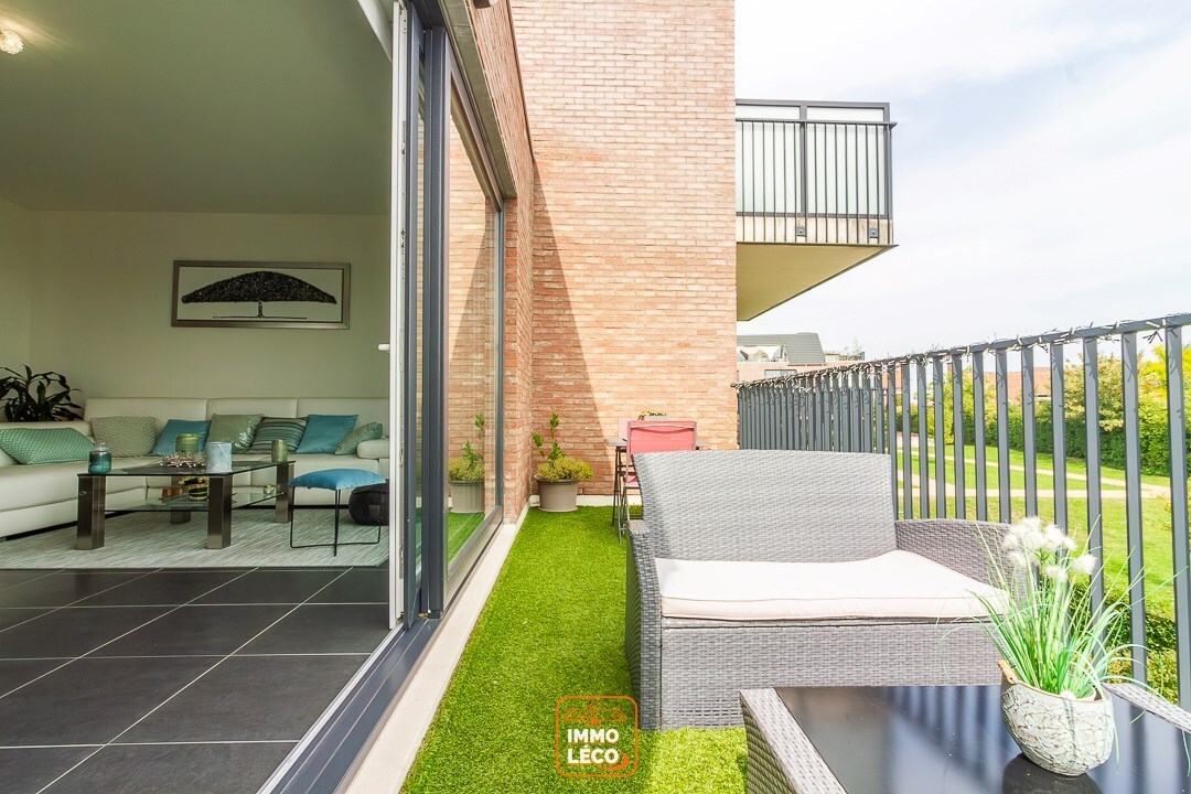 Appartement moderne avec terrasse et parking privé, en face du parc de Mouscron ! 