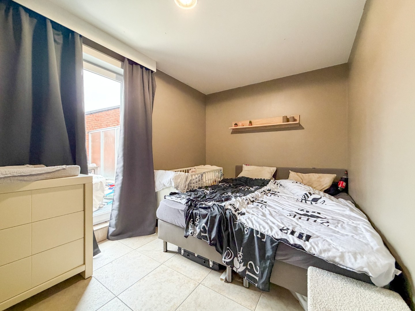 Energiezuinig 2-slp appartement (88 m²) met groot terras, Eernegem. 