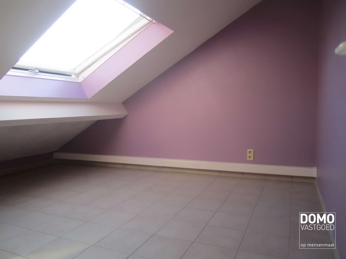 Appartement met 1 slaapkamer en parkeerplaats te huur in centrum Kuringen 