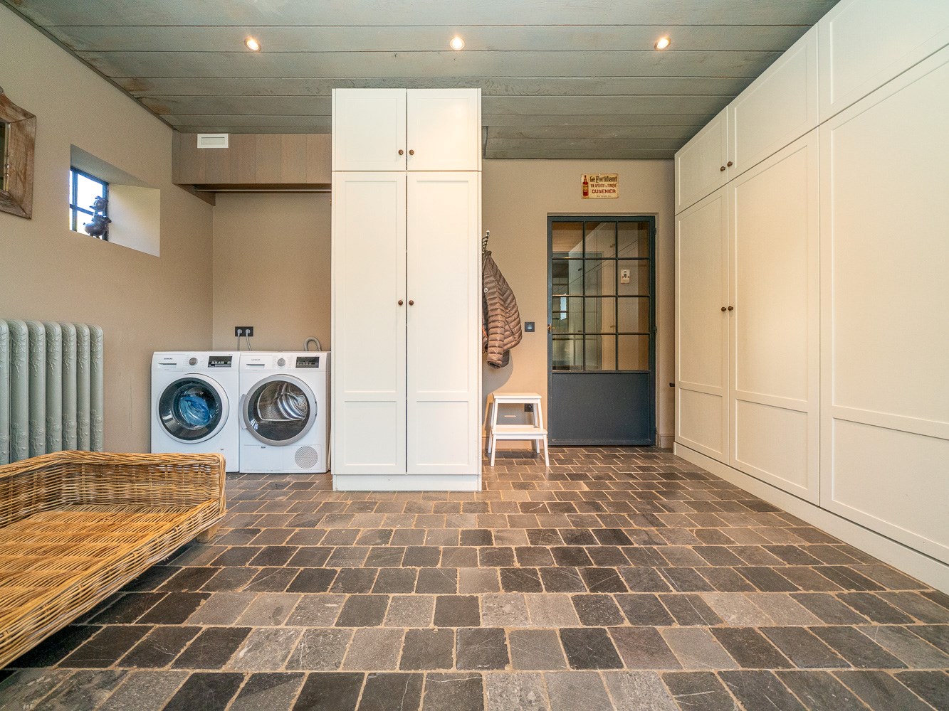 Unieke landelijke villa met zwembad en zicht op Pedevallei 