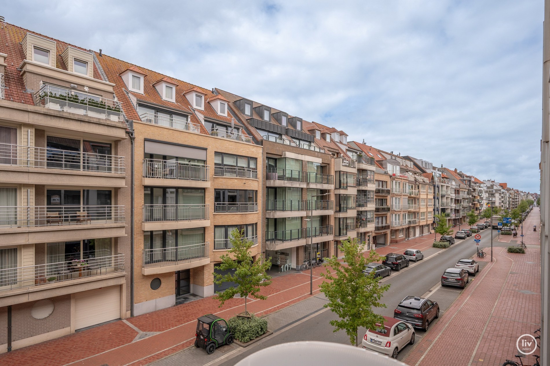 Gezellig en lichtrijk appartement op een toplocatie, op wandelafstand van de zee en het strand. 