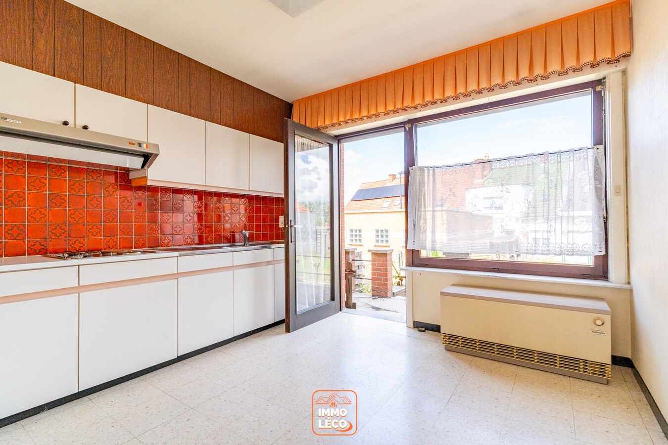 Plain-Pied idéalement situé avec jardin, garage et passage à l'arrière. Idéal 1er achat/investissement ! 