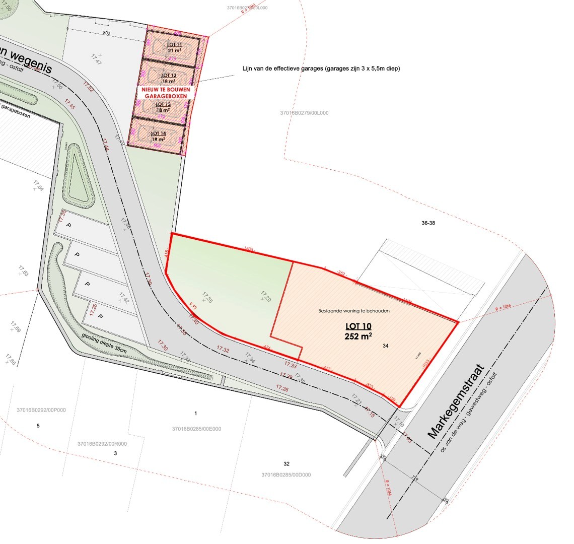 Ruime, totaal te renoveren burgerwoning met stadstuintje 