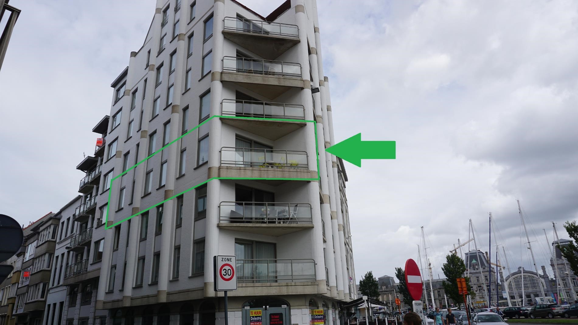 APP. MEUBLE - 2 CHAMBRES A COUCHER - BELLE VUE SUR LE PORT 