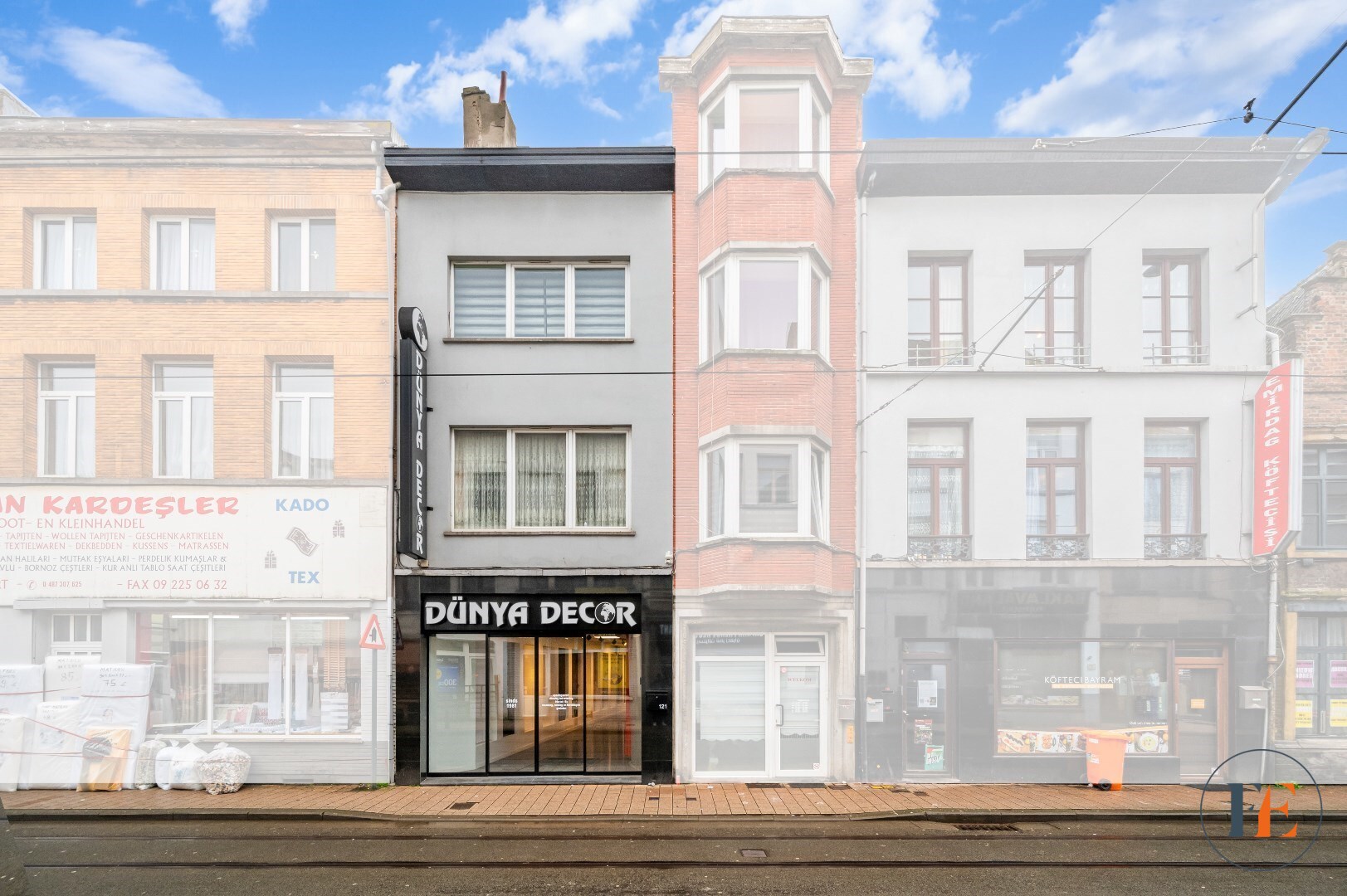 Handelspand met garage op toplocatie (Huurkoop mogelijk) 