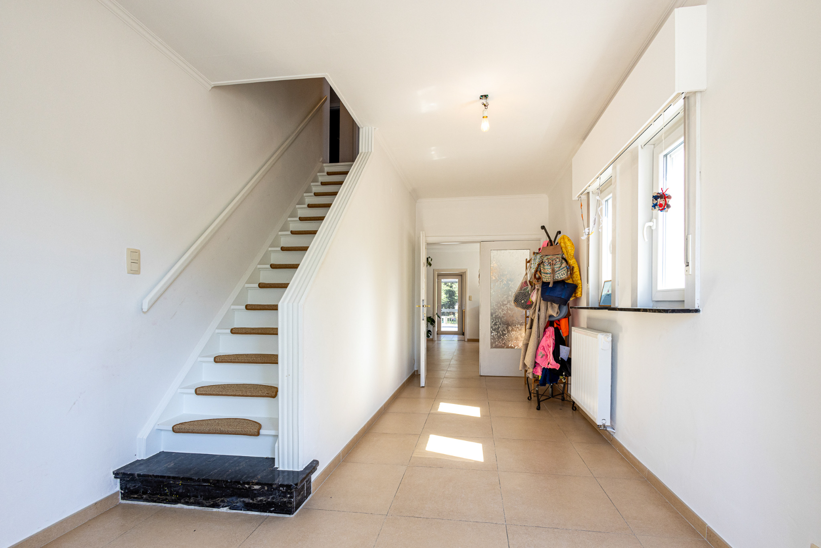 Ruime gerenoveerde gezinswoning op 1.384m² 4 slpks te Landegem 