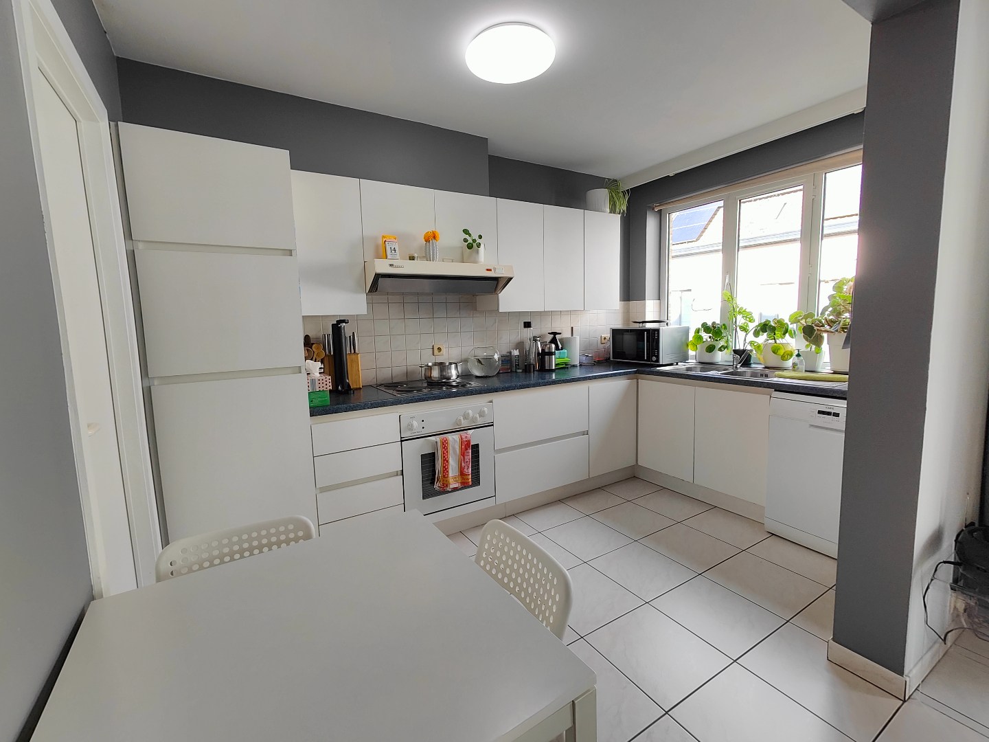 kwalitatief appartement met autostaanplaats in centrum Tielt 