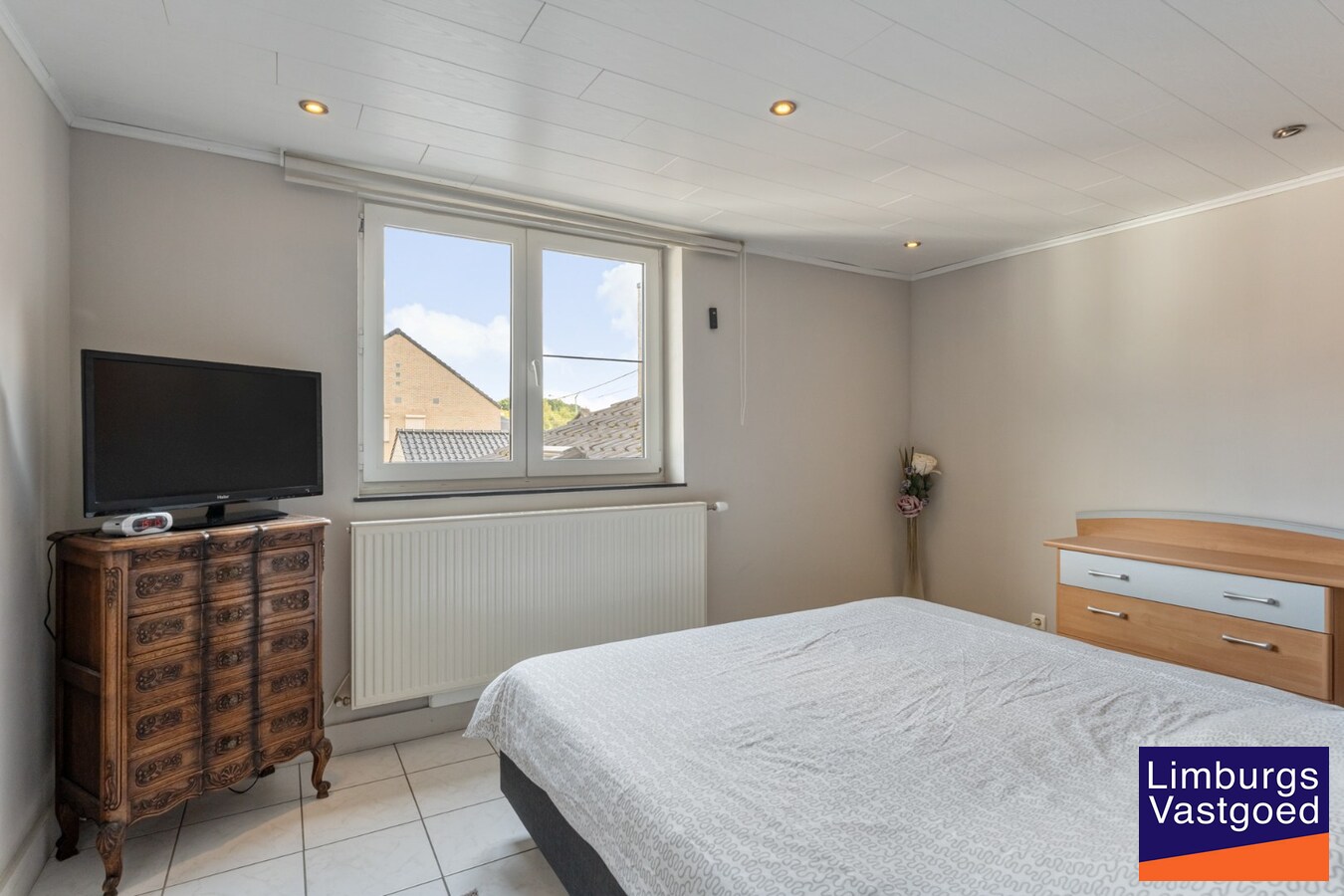 Centraal gelegen woning, 3 slpk, 181 m² bewoonbare oppervlakte, 3a 17ca 