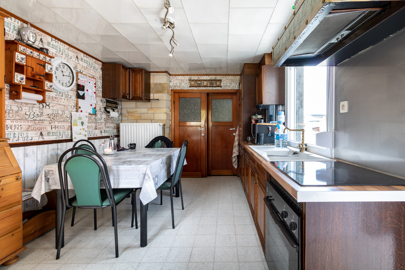 Woning met 4 slaapkamers op 1273 m² te Koekelare 