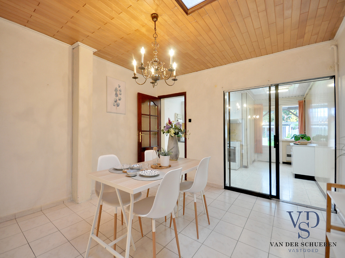 Rijwoning met tuin nabij station Gent-Sint-Pieters. Top-ligging nabij tram en trein ! 