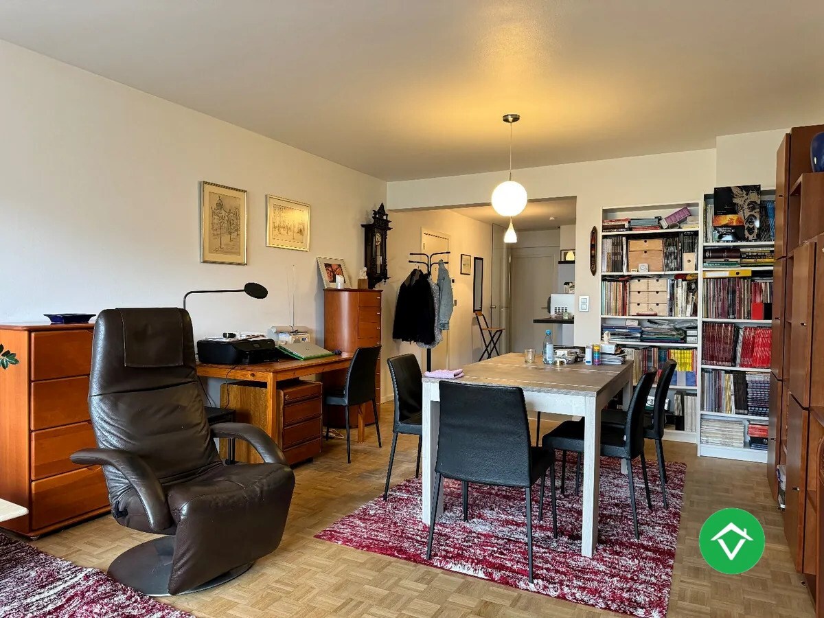 Appartement met 2 slaapkamers en garage Coupure te Gent 