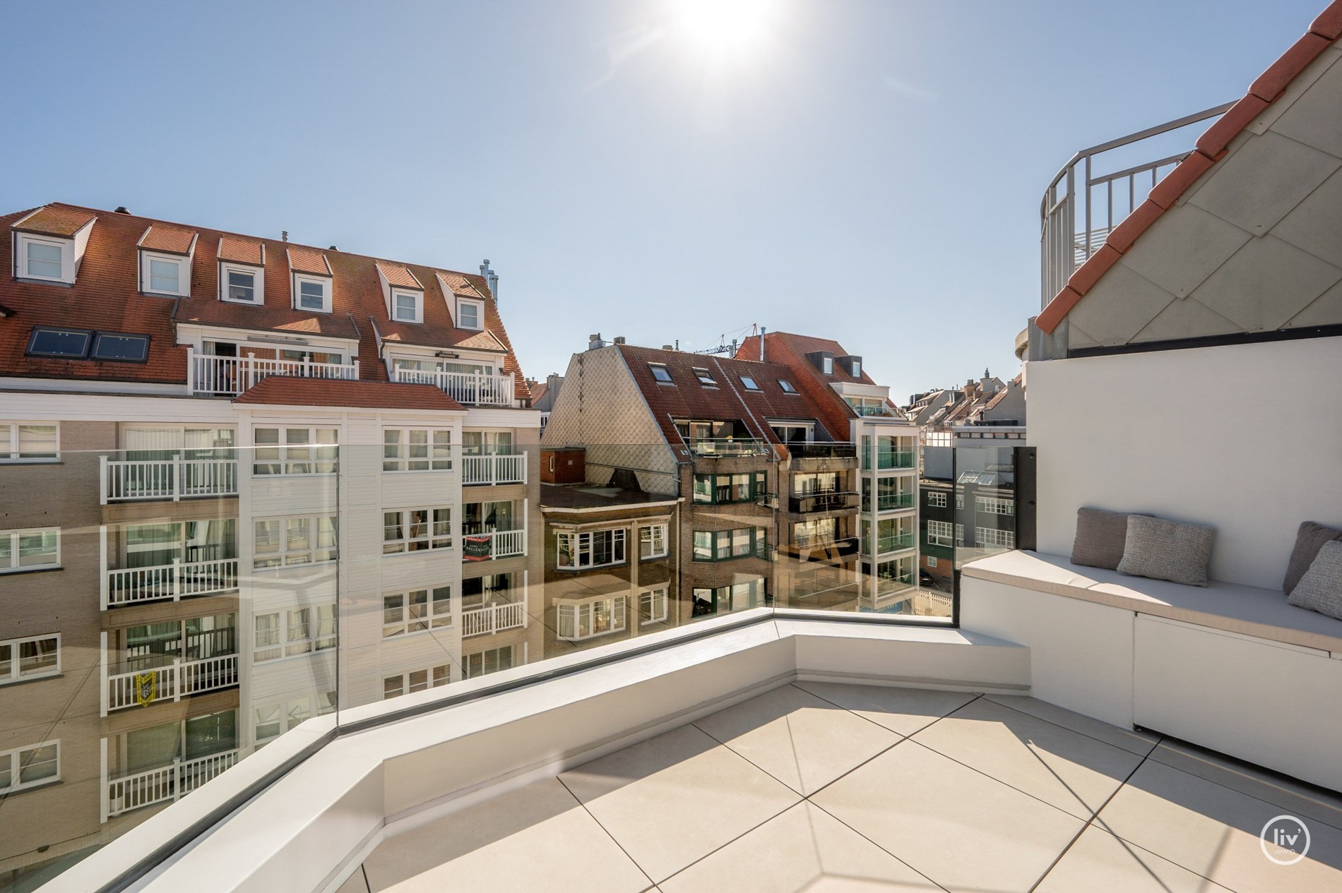 Uitzonderlijk luxueus afgewerkte duplex met royale terrassen, op topligging te Dumortierlaan. Hier werd over elk detail nagedacht 