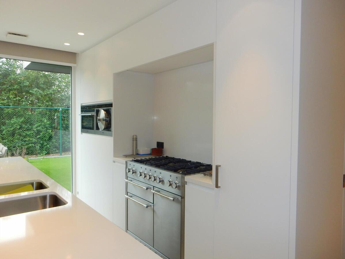 Bedrijfsgebouw met prachtige  woonst 