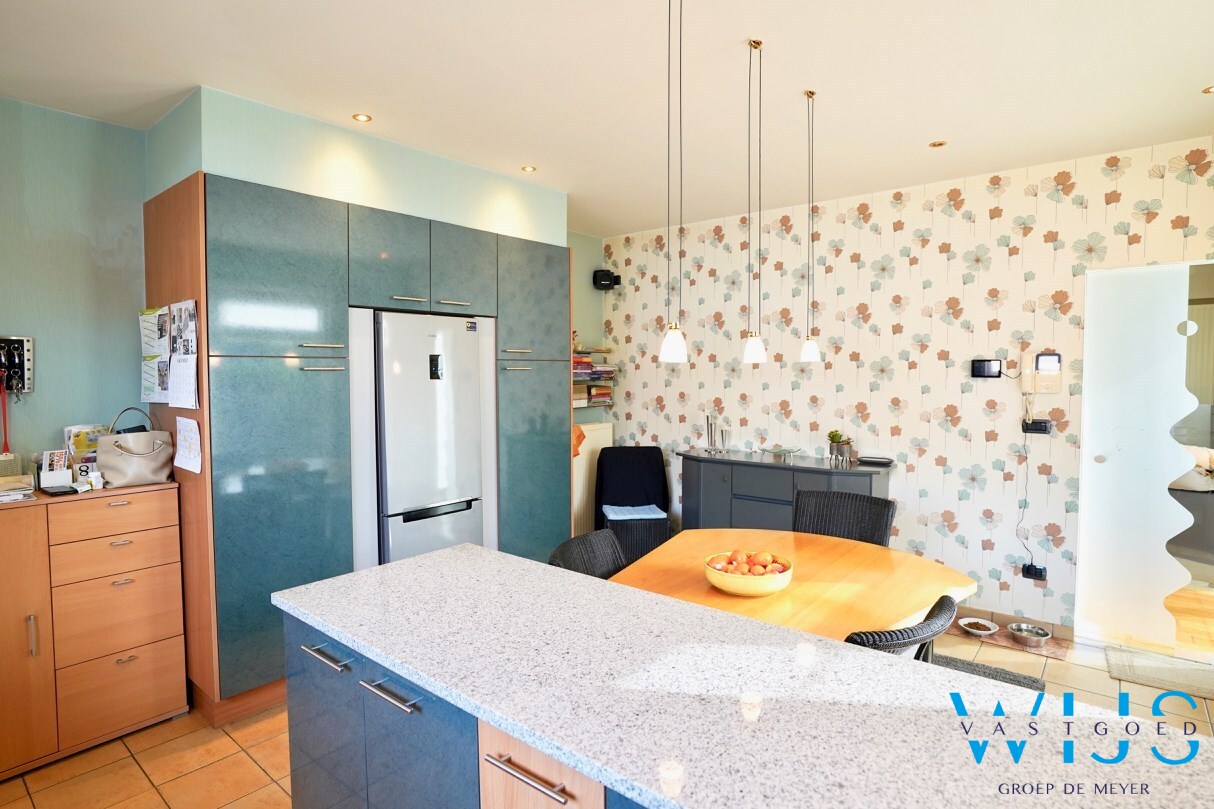 Multifunctioneel woonhuis met magazijn/praktijkruimte te ERTVELDE ! 