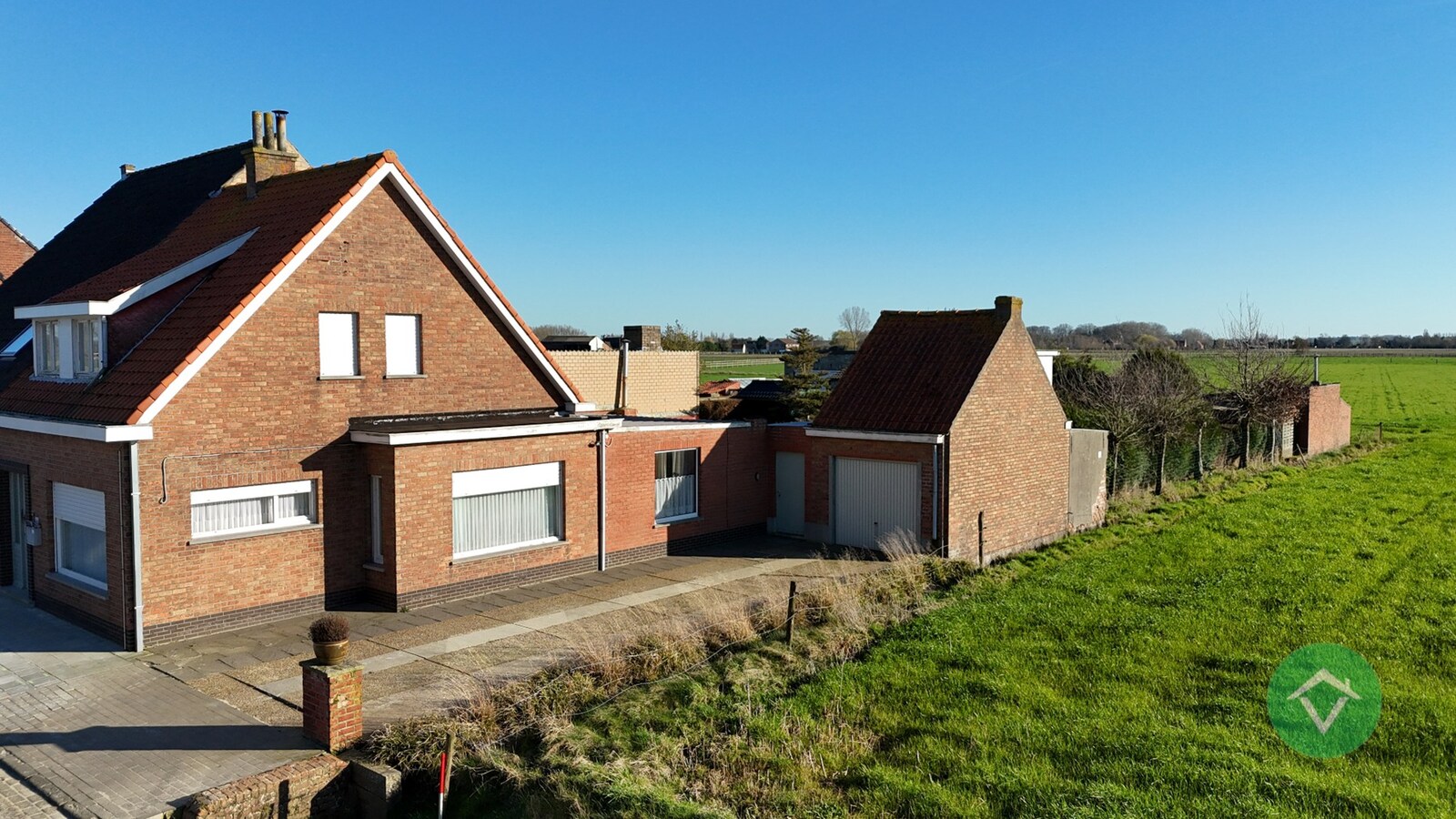 Woning met 3 slaapkamers en garage te Eernegem 