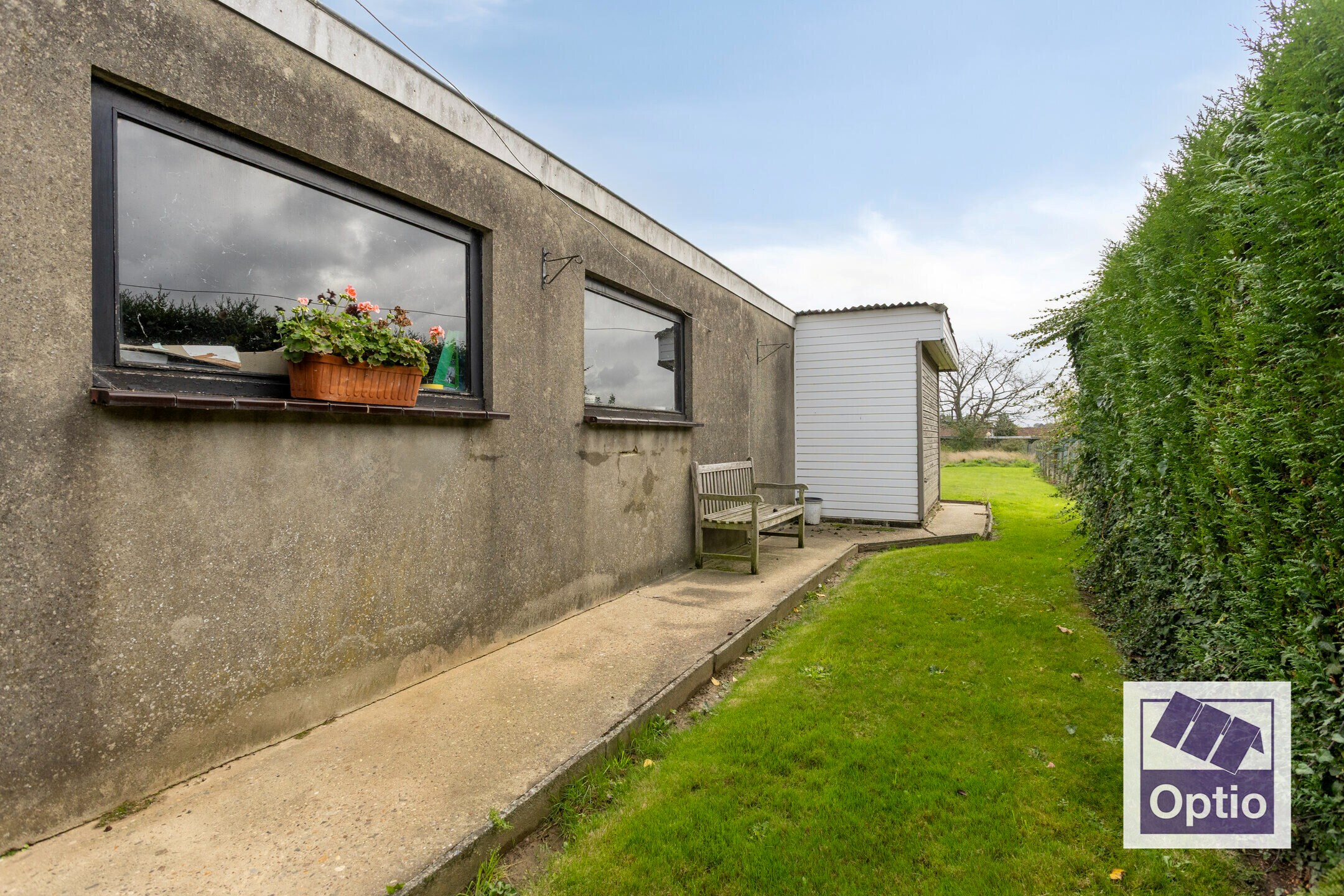 Woning met 5 slaapkamers en grote tuin. 